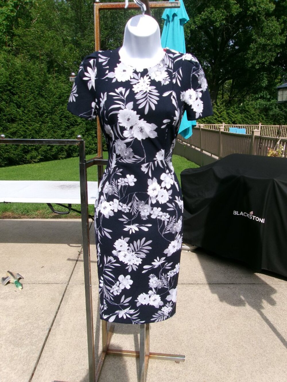 NWOT CALVIN KLEIN NAVY FLORAL DRESS 2